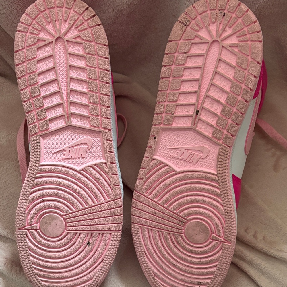 Jordan Kids Two-Tone Pink High-Top Sneakers - Picture 4 of 4